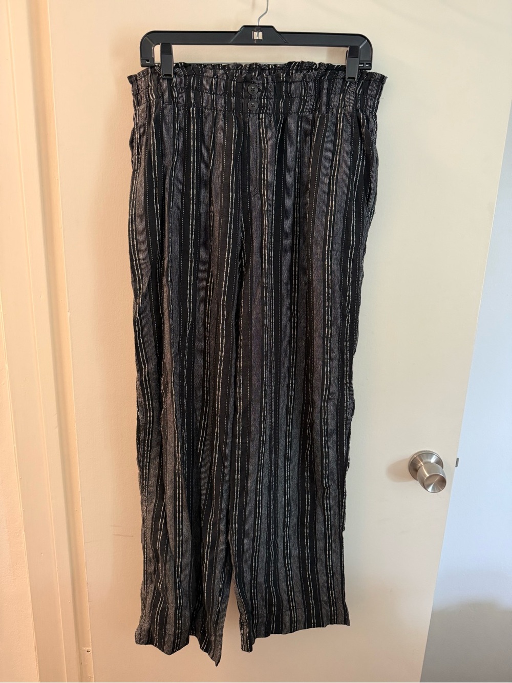 Briggs New York Black & White Striped Linen Pants
